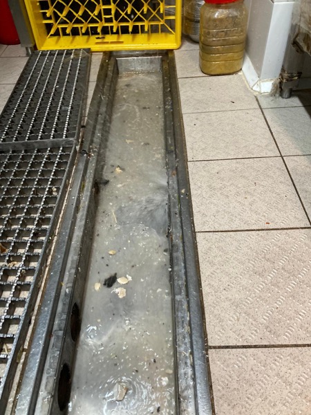 DrainFix HK 同一食肆隔油池完成清渠後